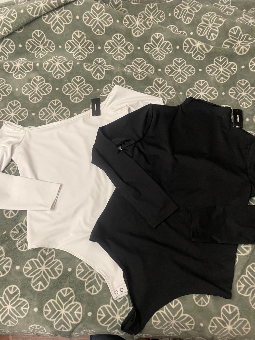Off-Shoulder Body Contour Express Women's White & Black Long Sleeve Bodysuits